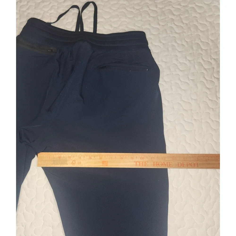 Under Armour excellent clean